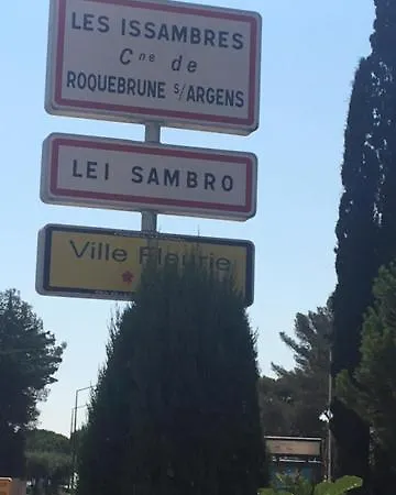 Location Proche Saint Tropez شقة *